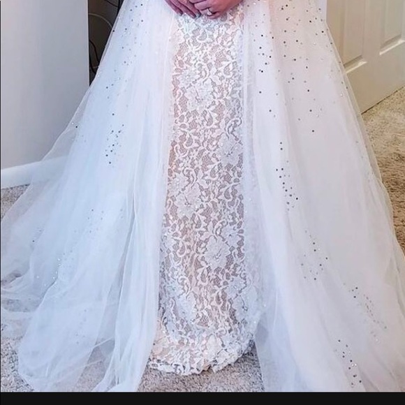 Beautiful ivory gown by Jovani - Picture 7 of 10